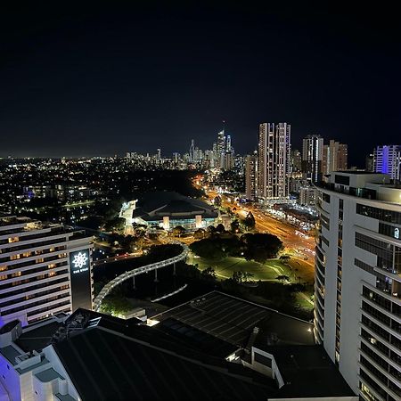 Lamour Ocean View Apartment I In Casino Broadbeach - Free Parking-195Cm โกลด์โคสต์ ภายนอก รูปภาพ