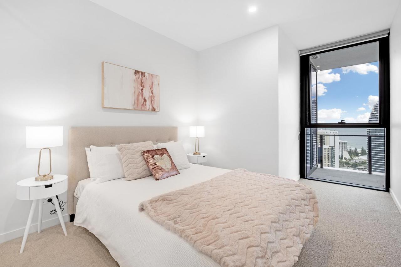 Lamour Ocean View Apartment I In Casino Broadbeach - Free Parking-195Cm โกลด์โคสต์ ภายนอก รูปภาพ